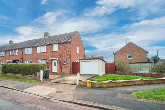 3 Bedroom End Of Terrace House For Sale In Gloucester Crescent, Rushden, NN10