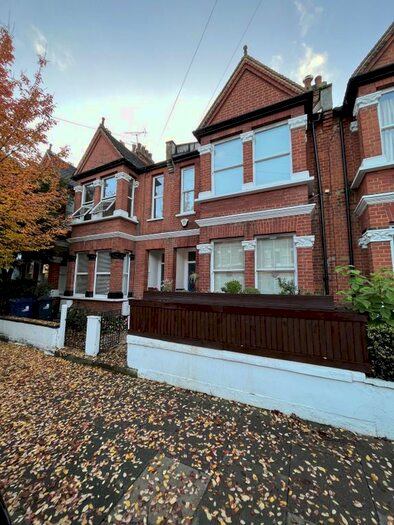 2 Bedroom Maisonette To Rent In Alexandra Road, London, W4