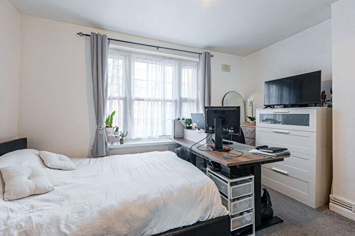 2 Bedroom Flat For Sale In Azof Street, Greenwich, London, SE10