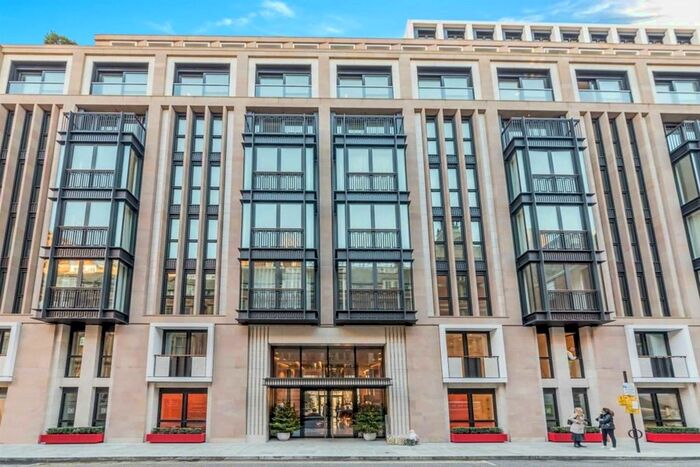 3 Bedroom Flat To Rent In Portugal Street, Holborn, London, WC2A