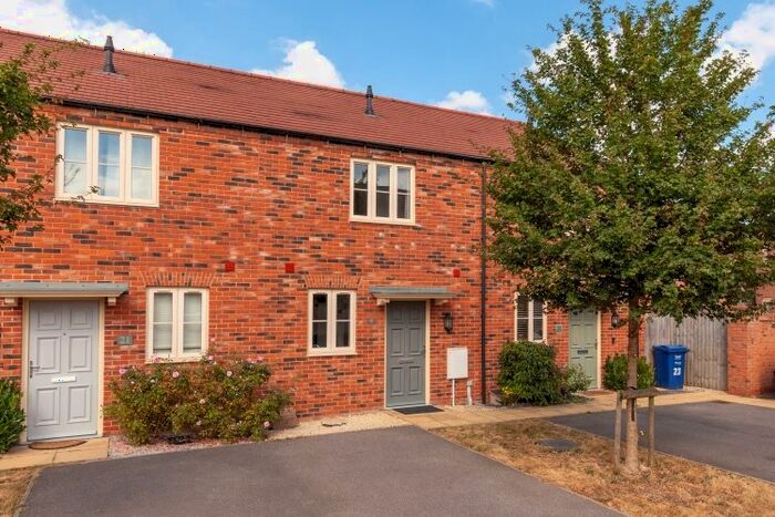 2 Bedroom Terraced House To Rent In Flanders Close, Bicester, OX26