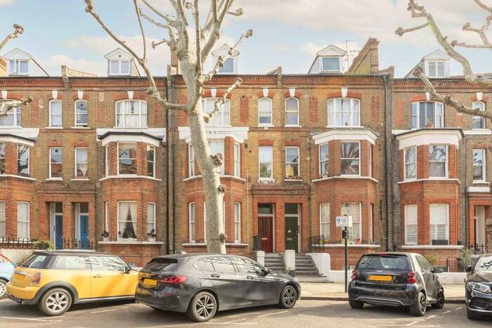 2 Bedroom Flat To Rent In Randolph Avenue, London, W9