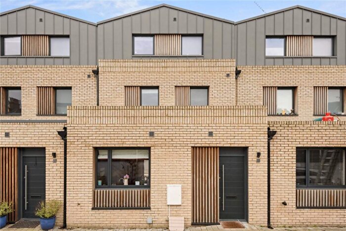 3 Bedroom House For Sale In Balham High Road, SW12