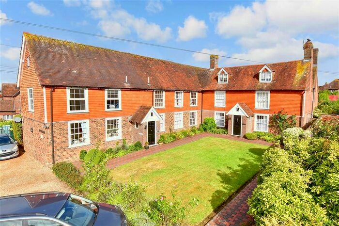 1 Bedroom Flat For Sale In The Heath, Horsmonden, Tonbridge, Kent, TN12