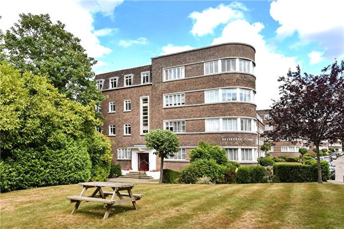 2 Bedroom Flat For Sale In Lyttelton Road, London, N2
