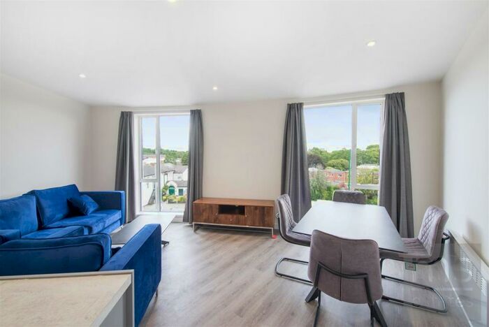 2 Bedroom Flat To Rent In The Curve, Gregory Street, Lenton, Nottingham, NG7