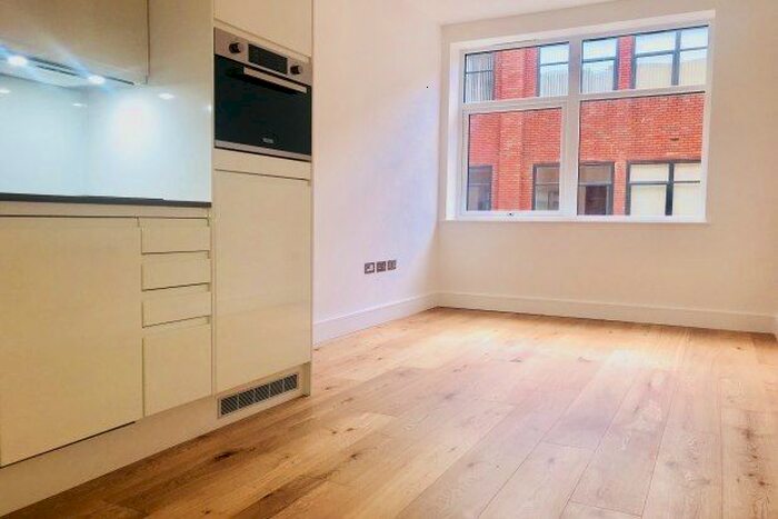 1 Bedroom Flat To Rent In Flowers Way, Luton, LU1