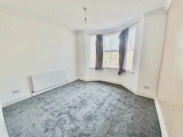 6 Bedroom Terraced House To Rent In Heigham Road, E6