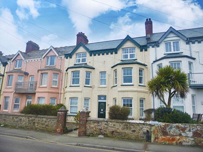 2 Bedroom Flat To Rent In Downs View, Bude, EX23
