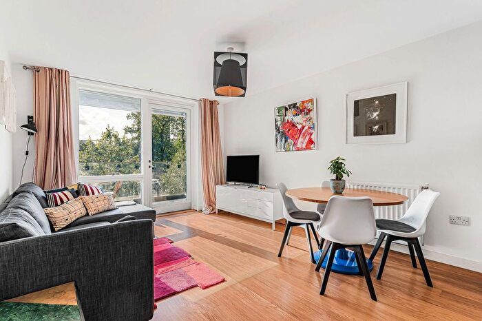 1 Bedroom Flat For Sale In Woods Road, Peckham, SE15