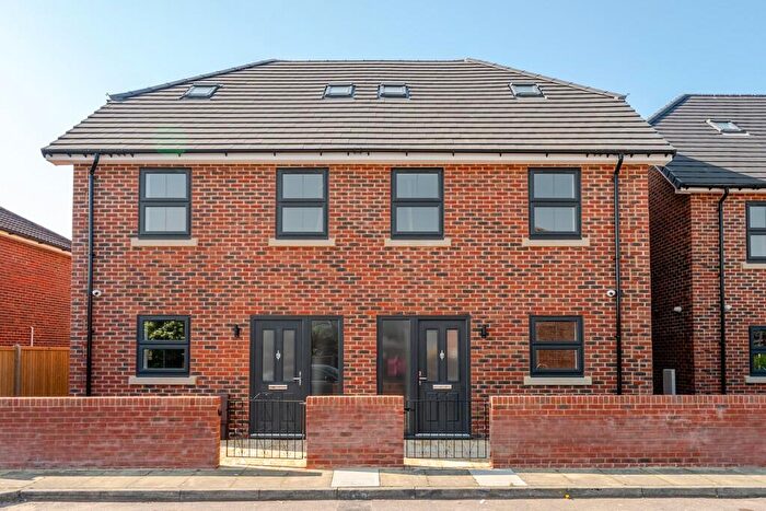 3 Bedroom Semi-Detached House For Sale In Carpenter Close, Southsea, PO4