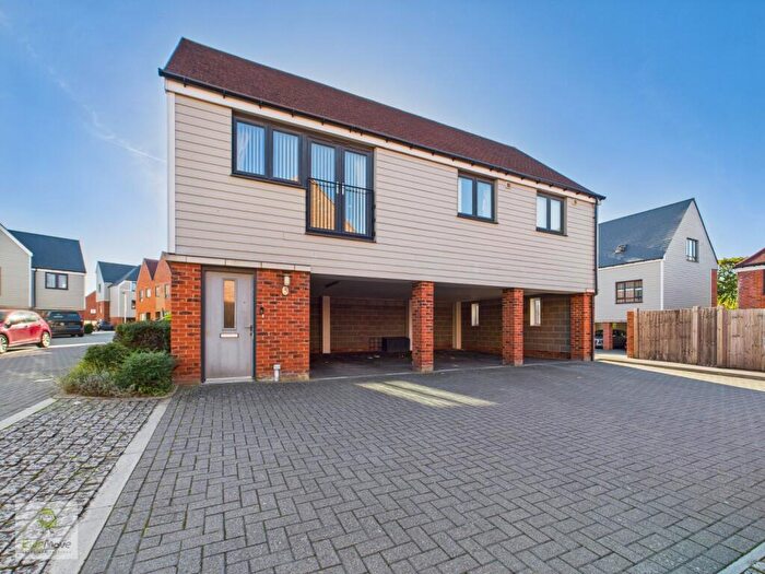 2 Bedroom Flat To Rent In Dakota Drive, Chatham, ME4