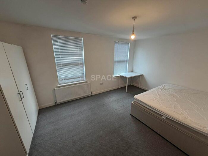 5 Bedroom Terraced House To Rent In Hatherley Road, Reading, RG1
