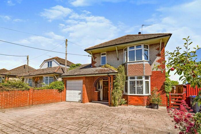 4 Bedroom Detached House For Sale In Marina Road, Durrington, Salisbury, SP4