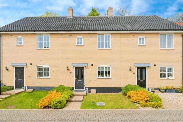 3 Bedroom Terraced House For Sale In Newell Close, Holt, NR25