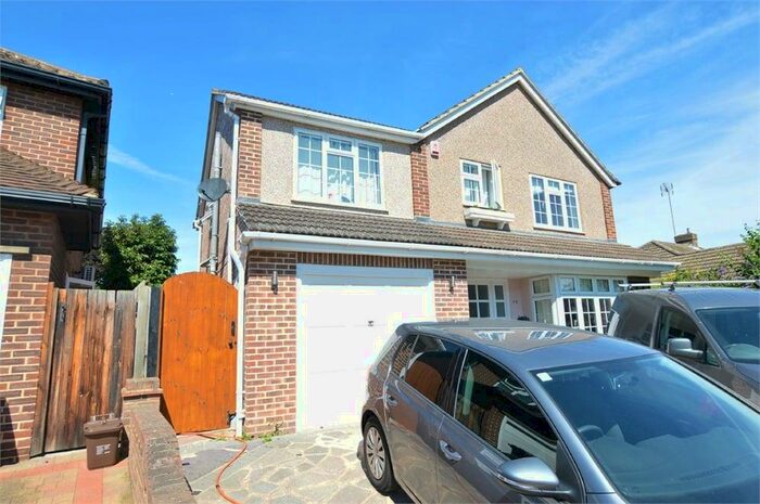 1 Bedroom Flat To Rent In Littlebrook Gardens, Cheshunt, EN8