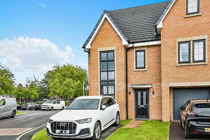 4 Bedroom End Of Terrace House To Rent In Steeple View Close, Hyde, Greater Manchester, SK14