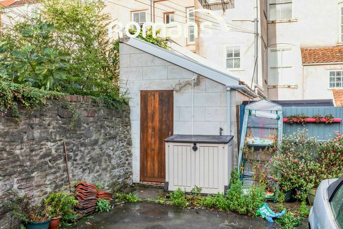 Studio To Rent In Hotwell Road, Bristol, BS8