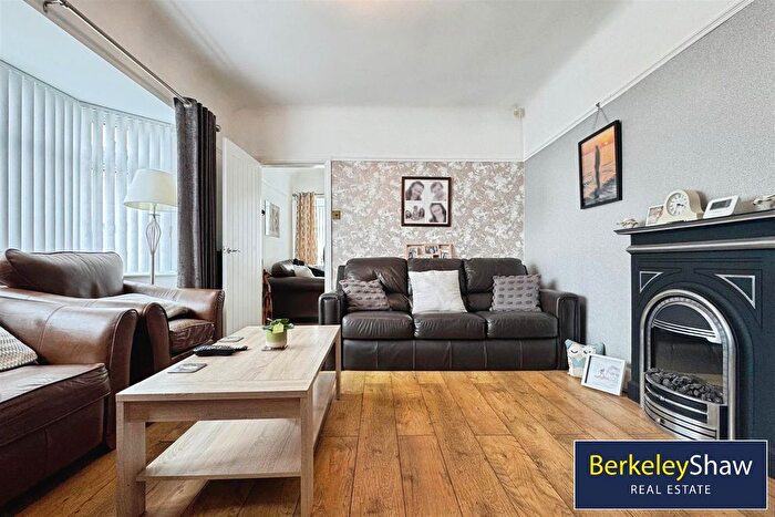 2 Bedroom Detached Bungalow For Sale In Ennerdale Drive, Liverpool, L21