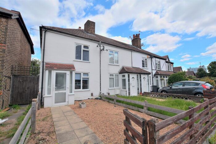 2 Bedroom Property To Rent In Park Road, Hayes, UB4