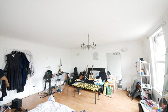 3 Bedroom Maisonette To Rent In Rectory Road, Stoke Newington, N16