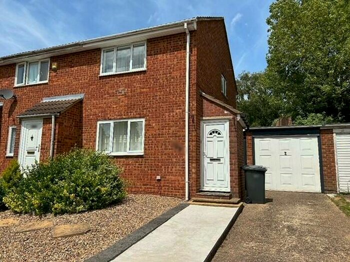 2 Bedroom End Of Terrace House To Rent In Brussels Way, LU3