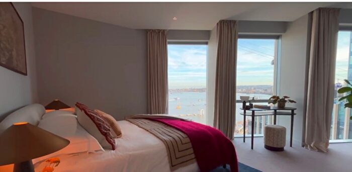 3 Bedroom Flat For Sale In Peninsula Square, London, SE10