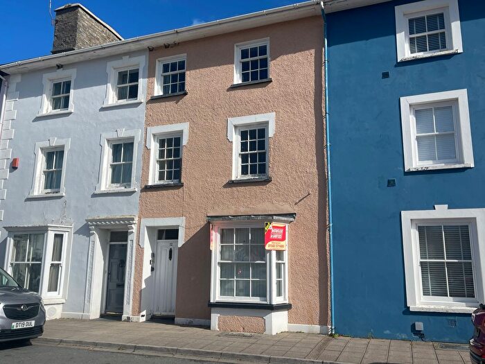 2 Bedroom Flat To Rent In Market Street, Aberaeron, SA46