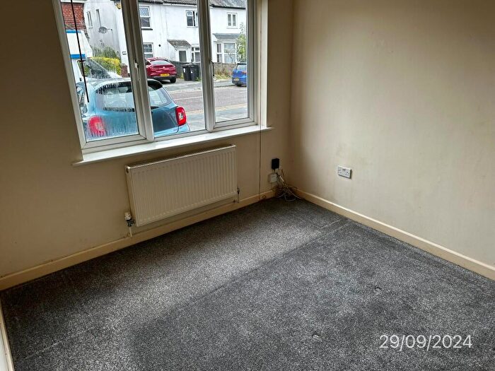 2 Bedroom Flat To Rent In Windham Road, Bournemouth, Dorset, BH1
