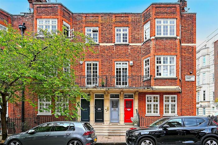 3 Bedroom Flat To Rent In De Walden Street, London, W1G