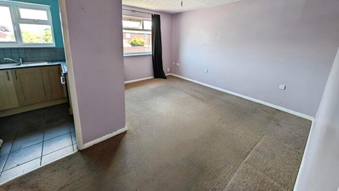 1 Bedroom Flat For Sale In Ash Close, Yate, Bristol, BS37