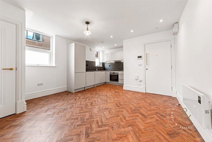 1 Bedroom Flat To Rent In Cathedral Road, Pontcanna, Cardiff, CF11