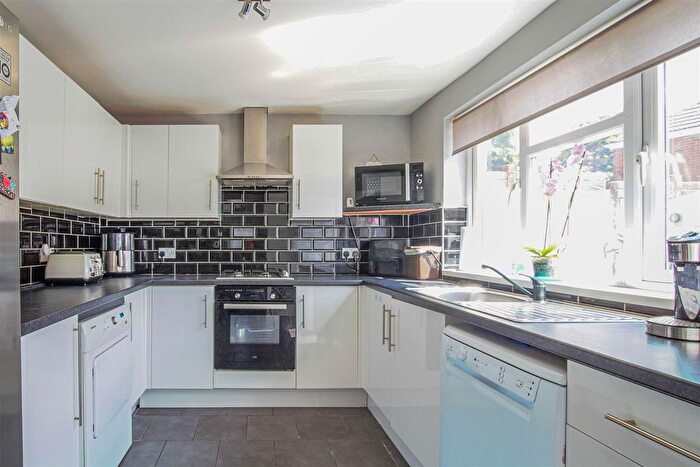 3 Bedroom Property For Sale In Grand Avenue, Ely, Cardiff, CF5