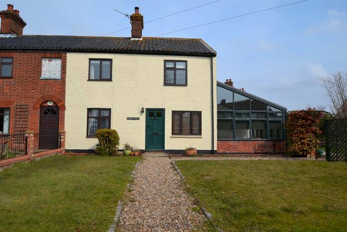 3 Bedroom Semi-Detached House To Rent In Threadneedle Street, Bergh Apton, Norwich, NR15
