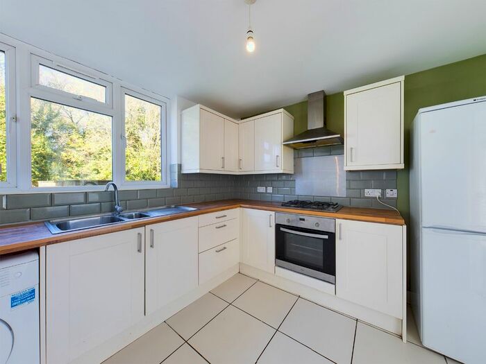 2 Bedroom Flat To Rent In Wood View, Hemel Hempstead, Hertfordshire, HP1