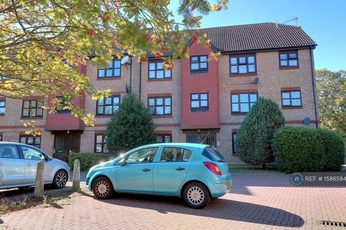 2 Bedroom Flat To Rent In Plaistow, London, E13