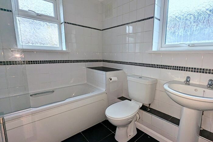 2 Bedroom Terraced House For Sale In Anns Hill Road, Gosport, PO12