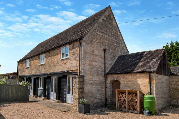 3 Bedroom Barn Conversion For Sale In Main Street, Greatford, Stamford, PE9