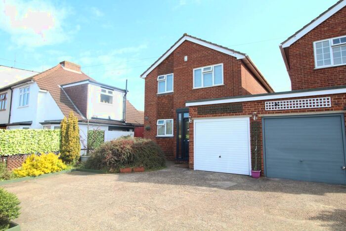 3 Bedroom Link Detached House To Rent In St. Vincents Road Dartford, DA1