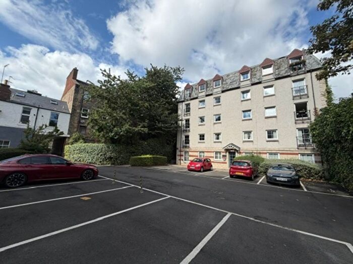 2 Bedroom Flat To Rent In Grove Street, City Centre, Edinburgh, EH3