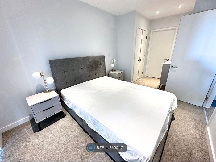 2 Bedroom Flat To Rent In Block B, Salford, M3
