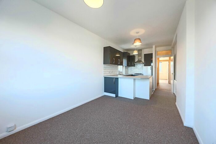 1 Bedroom Flat To Rent In Mount Avenue, London, W5