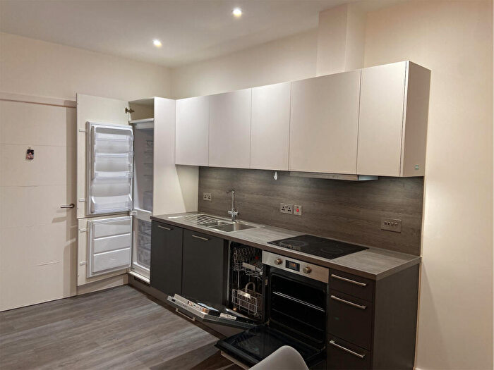 2 Bedroom Apartment To Rent In Princes Gate, Royal House, Homer Road, Solihull, B91
