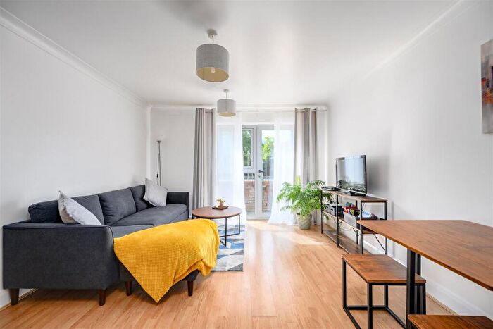 2 Bedroom Apartment To Rent In Drapers Fields, Coventry, CV1