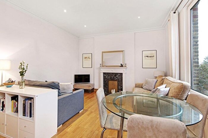 2 Bedroom Flat To Rent In Theobalds Road, London, WC1X