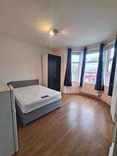 1 Bedroom Property To Rent In Chapter Road, London, NW2