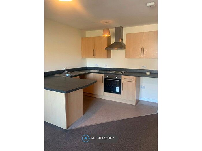 1 Bedroom Flat To Rent In Allerton Road, Bradford, BD15