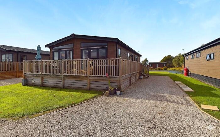 2 Bedroom Park Home For Sale In Twin Lakes, Pendle View Holiday Park, Whalley Clitheroe Bypass, Barrow, Clitheroe, BB7