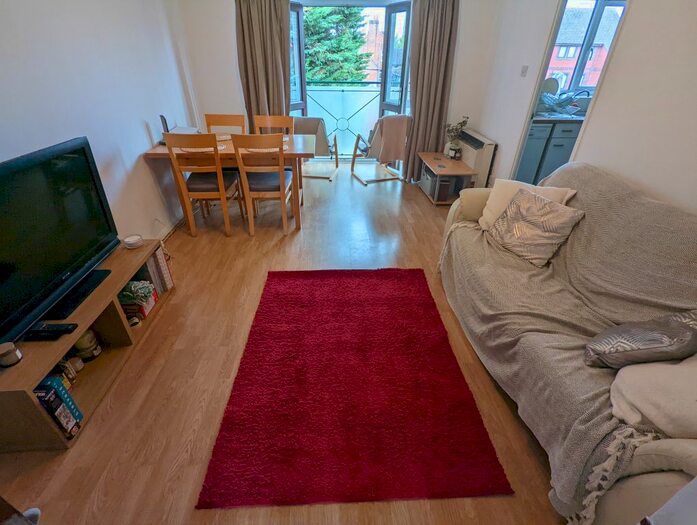 1 Bedroom Flat To Rent In East Street, Reading, RG1