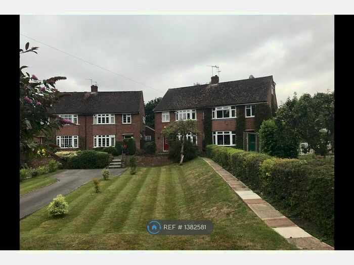 3 Bedroom Semi-Detached House To Rent In Charmouth Road, St Albans, AL1
